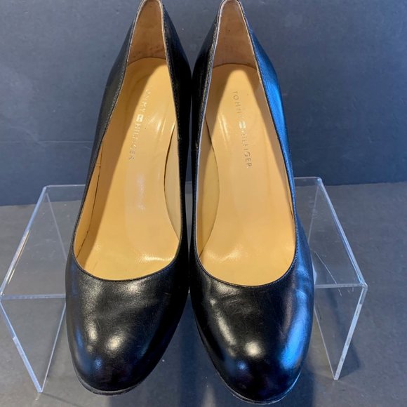 Tommy Hilger Women's Navy Blue Pumps.  Size 8 - Picture 1 of 6